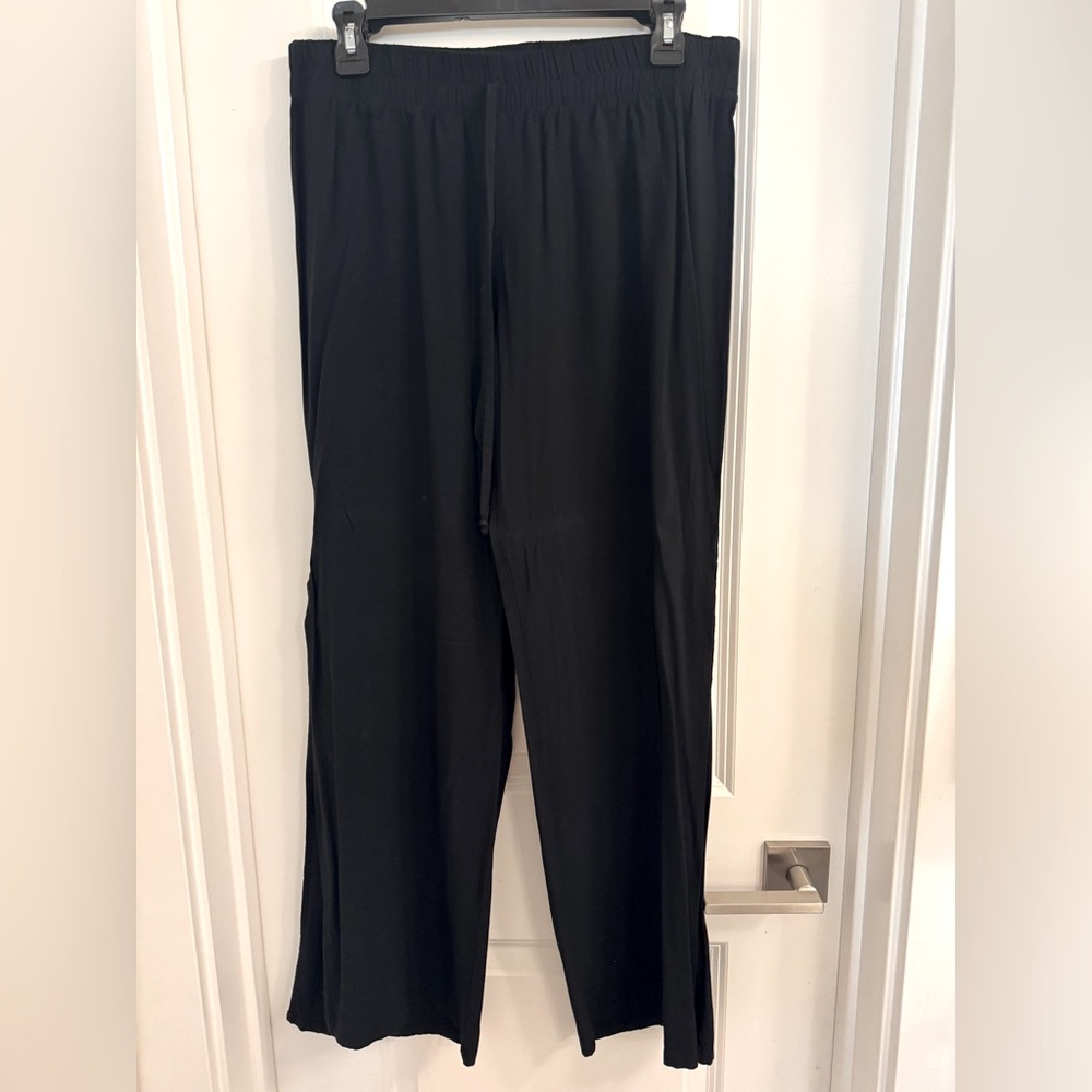 Ivy & Main black cover-up pants